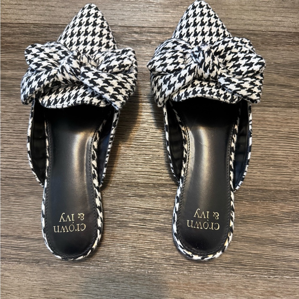 Crown & Ivy Houndstooth Bow Mules